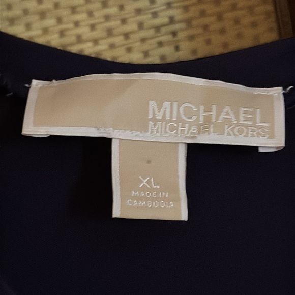 Michael Kors sleeveless  top EUC - Picture 2 of 4